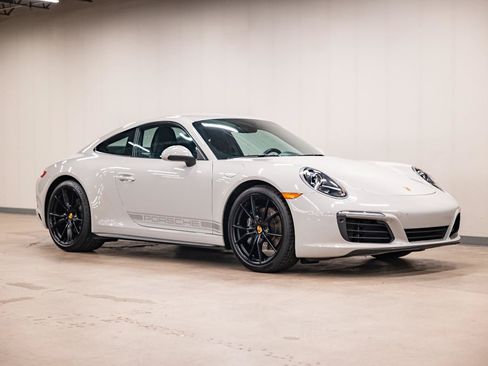 Used 2019 Porsche 911 Carrera 4 AWD/4WD image 7