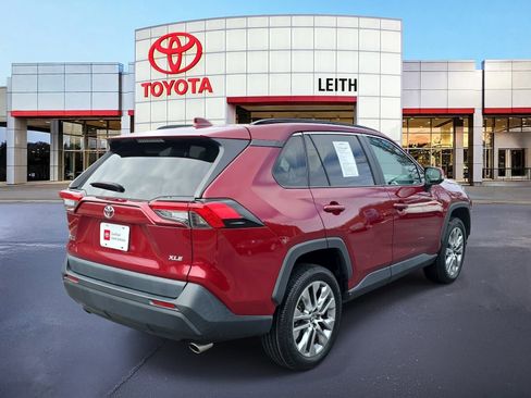 Certified 2022 Toyota RAV4 XLE Premium image 5