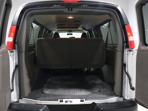 Used 2023 Chevrolet Express 3500 LS image 5