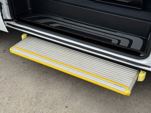 Used 2023 Mercedes-Benz Sprinter 2500 w/ Acoustic Package image 37