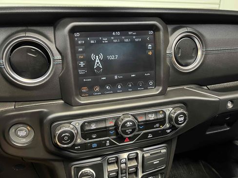 Used 2022 Jeep Wrangler Unlimited Rubicon 4xe AWD/4WD image 40