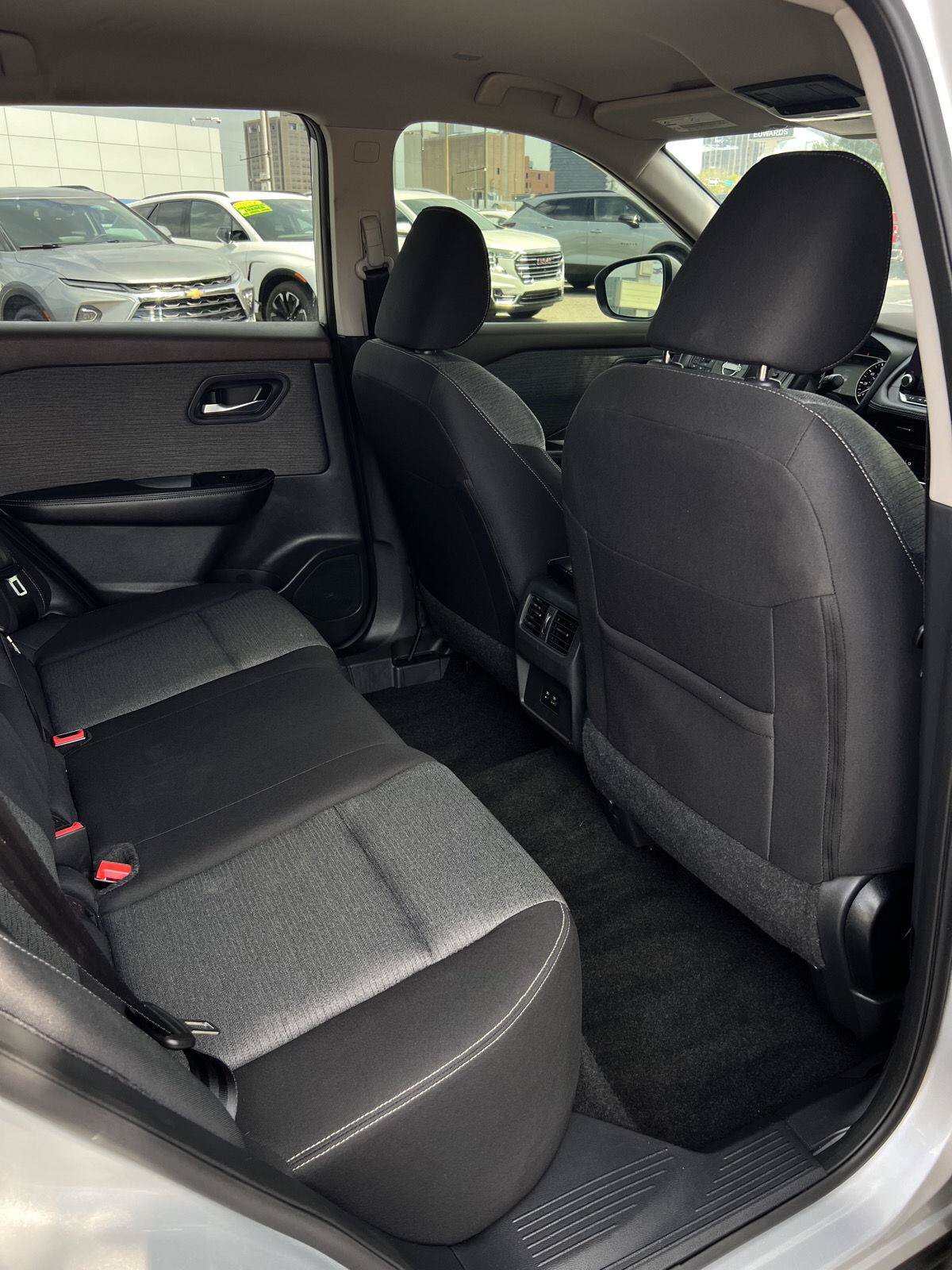 Used 2023 Nissan Rogue SV AWD/4WD image 21