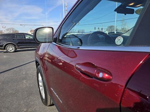 Used 2019 Jeep Cherokee Latitude w/ Cold Weather Group image 36