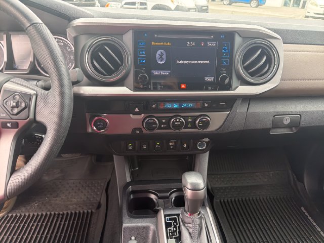 Used 2017 Toyota Tacoma Limited w/ Tow Package RWD image 15