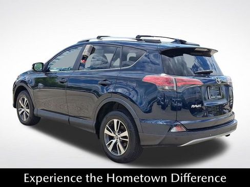 Used 2017 Toyota RAV4 XLE AWD/4WD image 4