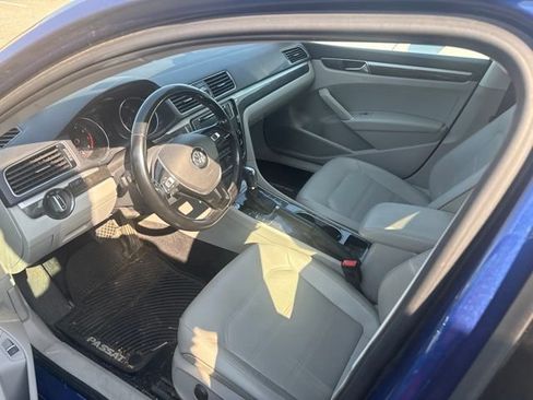 Used 2017 Volkswagen Passat 1.8T SE FWD image 5