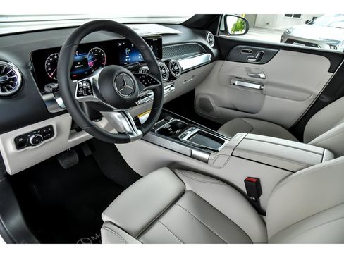 Certified 2025 Mercedes-Benz GLB 250 4MATIC image 12