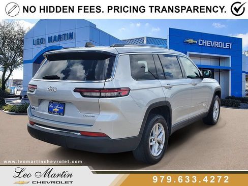 Used 2023 Jeep Grand Cherokee L Laredo RWD image 3