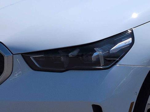 Used 2025 BMW i5 xDrive40 w/ Premium Package AWD/4WD image 11