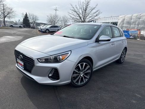 Used 2018 Hyundai Elantra GT image 1