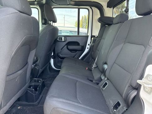 Used 2023 Jeep Gladiator Sport AWD/4WD image 10