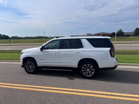 Used 2024 Chevrolet Tahoe LT w/ Luxury Package RWD image 9