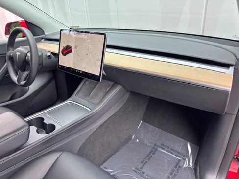 Used 2022 Tesla Model Y Performance AWD/4WD image 14