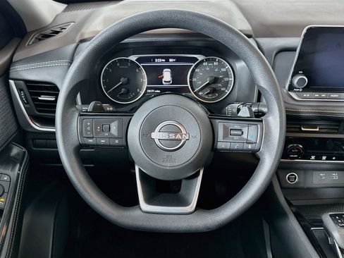 Used 2023 Nissan Rogue SV FWD image 18