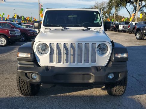 Used 2020 Jeep Gladiator Sport w/ Quick Order Package 24S image 2