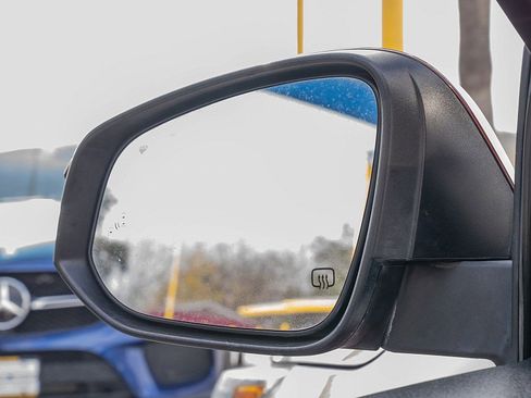 Used 2019 Toyota Highlander XLE image 37