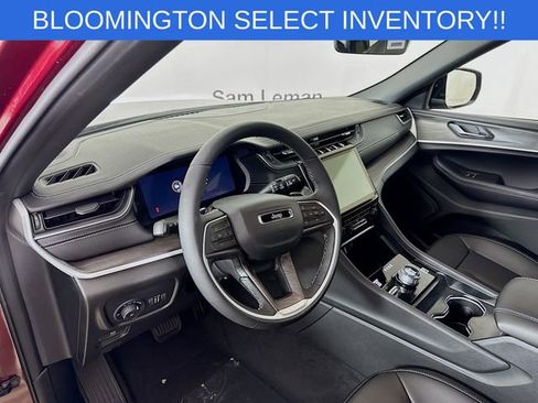 New 2025 Jeep Grand Cherokee Limited image 9