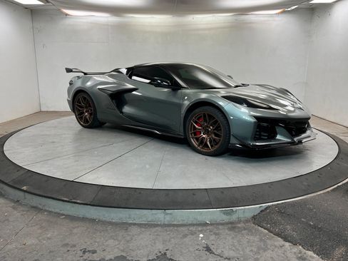 Certified 2023 Chevrolet Corvette Z06 w/ Z07 Performance Package image 8