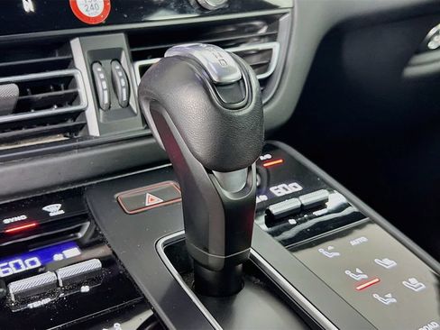 Certified 2024 Porsche Macan S AWD/4WD image 19