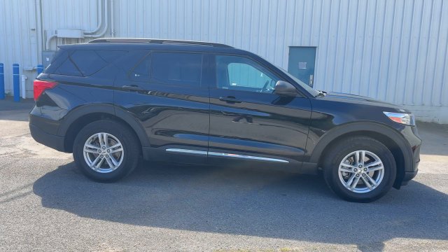 Used 2022 Ford Explorer XLT w/ Class IV Trailer Tow Package AWD/4WD image 17