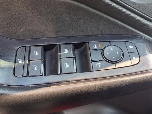 Used 2024 Nissan Rogue S FWD image 12