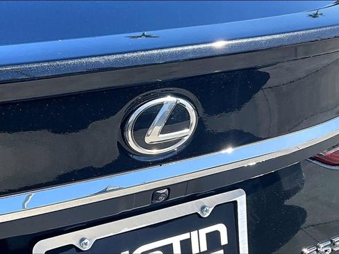 Used 2024 Lexus ES 300h w/ Premium Package image 31