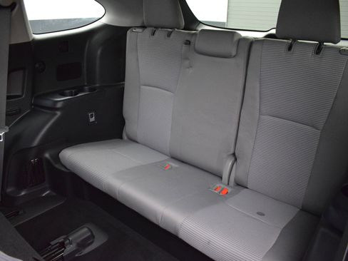 Used 2021 Toyota Highlander LE image 15
