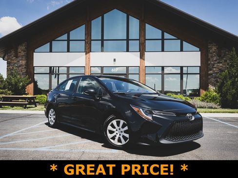 Used 2021 Toyota Corolla LE FWD image 1
