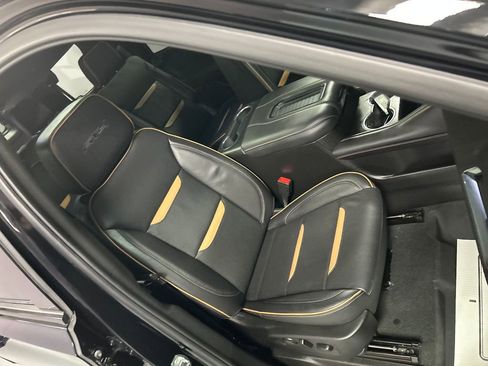 Used 2024 GMC Yukon AT4 w/ Technology Package image 27