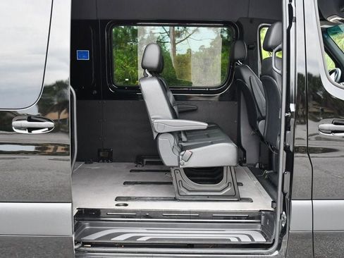 Used 2024 Mercedes-Benz Sprinter 2500 image 49