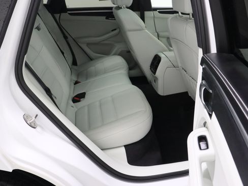 Used 2024 Porsche Macan GTS image 38