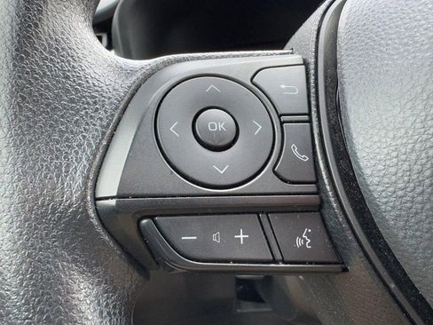 Used 2025 Toyota RAV4 XLE image 17