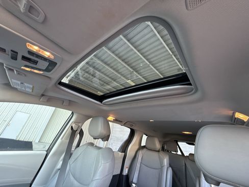 Certified 2021 Toyota Sienna Limited FWD image 16
