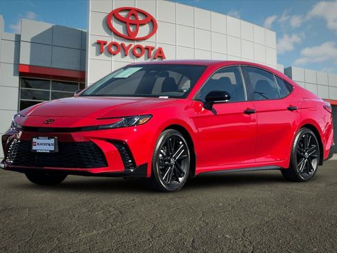 Certified 2026 Toyota Camry Hybrid w/ Convenience Package FWD image 7