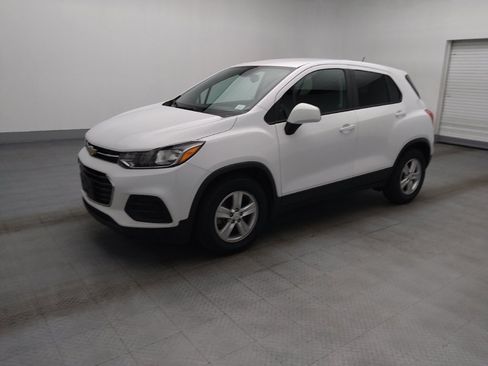 Used 2020 Chevrolet Trax LS w/ Tint and Cruise Package FWD image 2