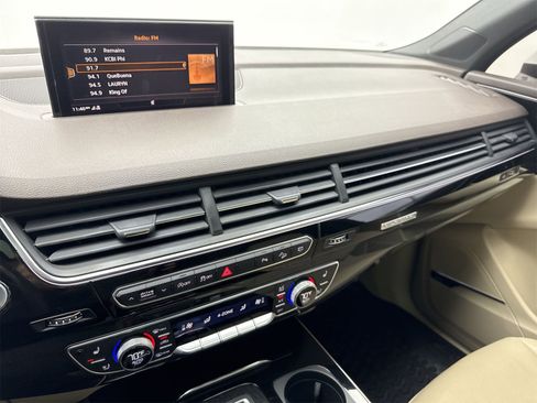 Used 2018 Audi Q7 3.0T Premium Plus w/ Premium Plus Package image 17