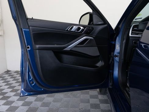 Used 2022 BMW X6 M50i w/ Executive Package image 15