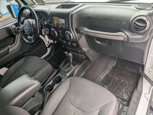 Used 2018 Jeep Wrangler Unlimited Sport S image 23