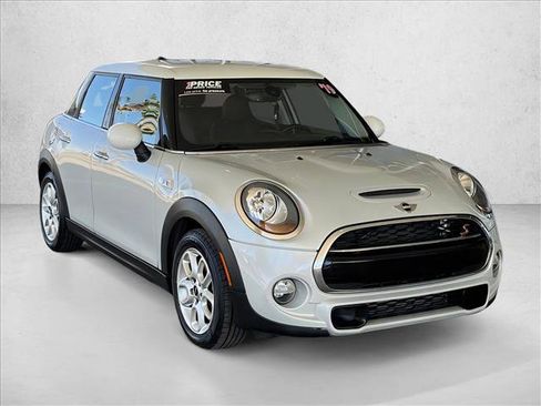 Used 2018 MINI Cooper S image 5
