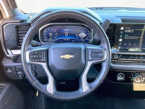 Used 2022 Chevrolet Silverado 1500 LT image 8