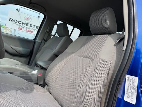 Used 2012 Nissan Frontier SV AWD/4WD image 6