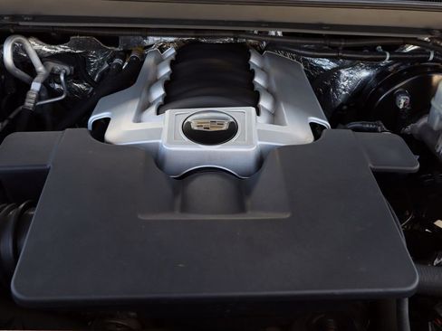 Used 2015 Cadillac Escalade Luxury image 36