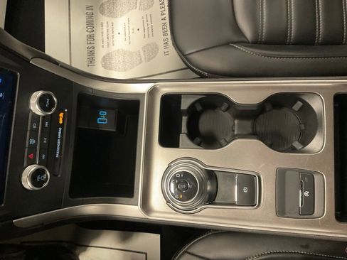 Used 2024 Ford Edge SEL image 20