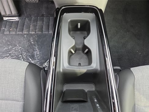 New 2025 Volkswagen ID.4 Pro image 21