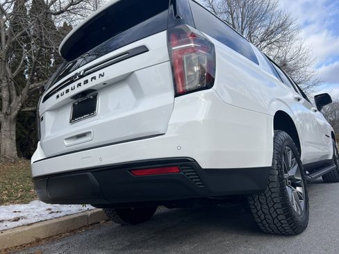 Used 2023 Chevrolet Suburban Z71 w/ Luxury Package image 53