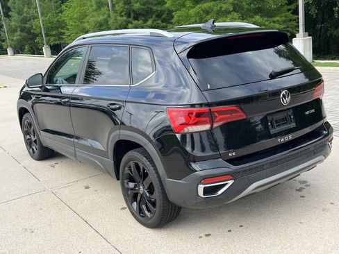 Certified 2023 Volkswagen Taos SE w/ Panoramic Sunroof Package FWD image 8