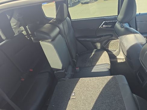 Used 2025 Mitsubishi Outlander SE AWD/4WD image 9
