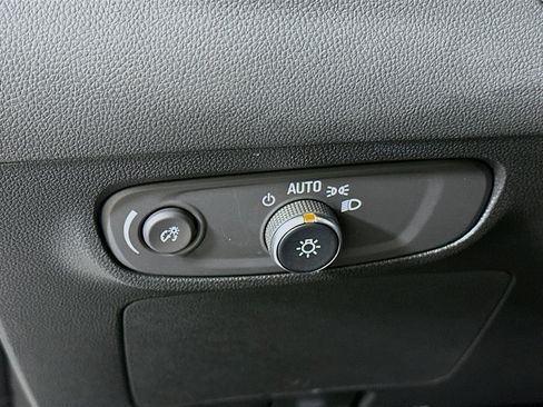 Used 2025 Buick Encore GX Preferred image 16