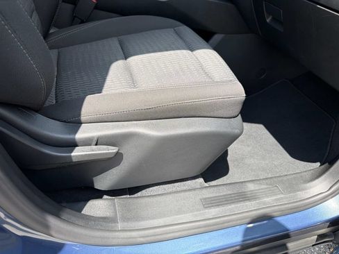 Used 2025 Chevrolet Equinox LT FWD image 12