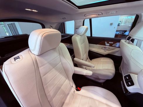 Used 2021 Mercedes-Benz GLS 580 4MATIC image 13